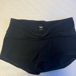 ARITZIA 3” SHORTS